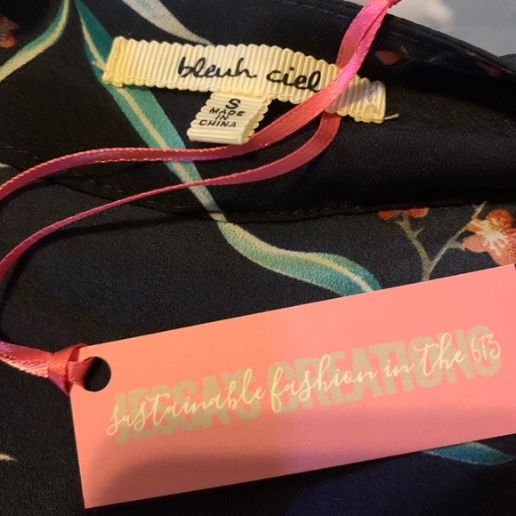 ✨HOST PICK✨Floral kimono | robe - Picture 4 of 4